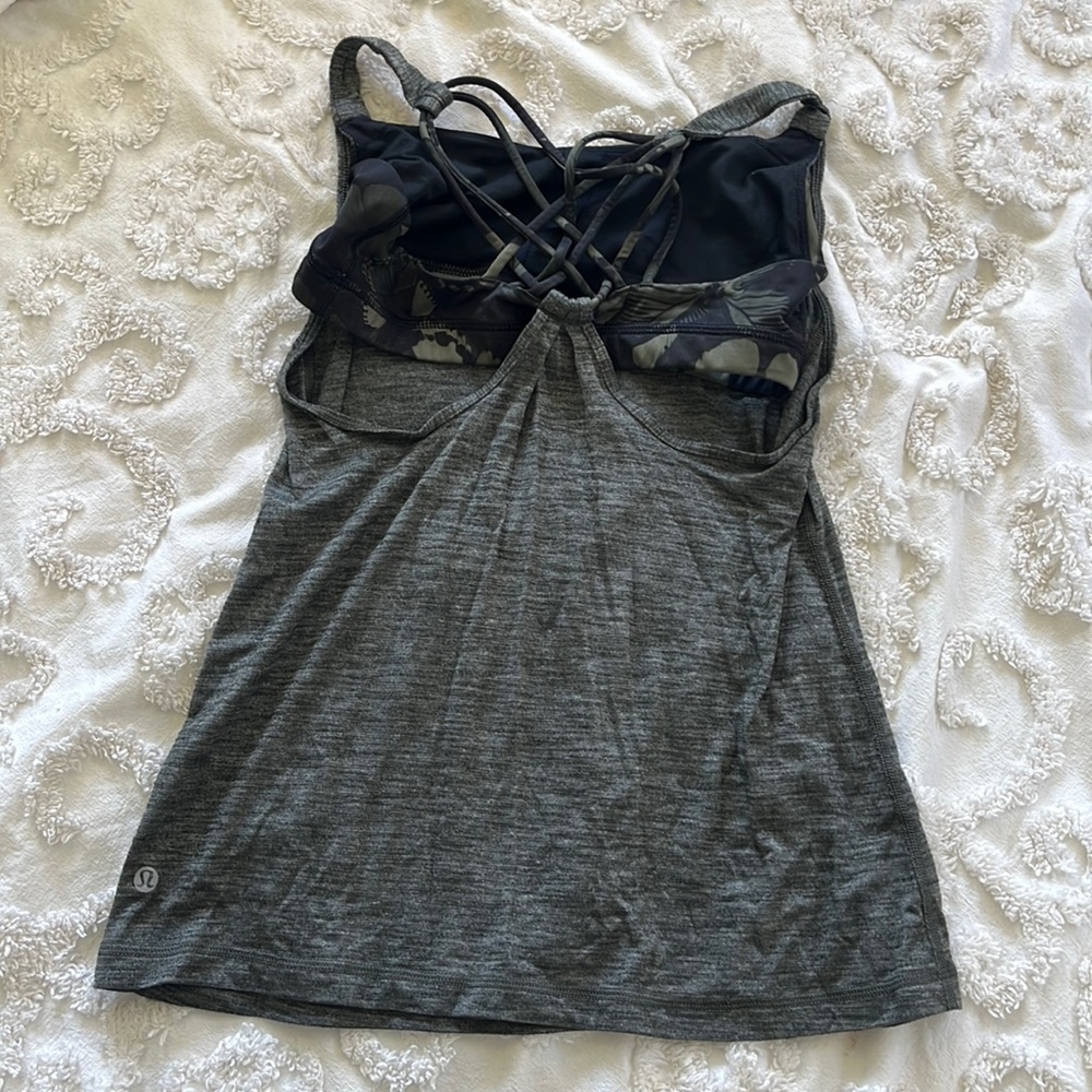 Lululemon green tank with built in bra